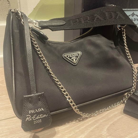 Black padded Re Edition 2005 crossbody bag - Picture 1 of 5